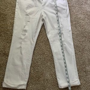 White cropped ripped jeans